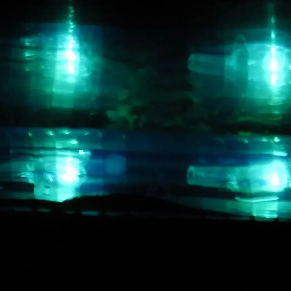 Mirror Current, detail of the surface at actual size