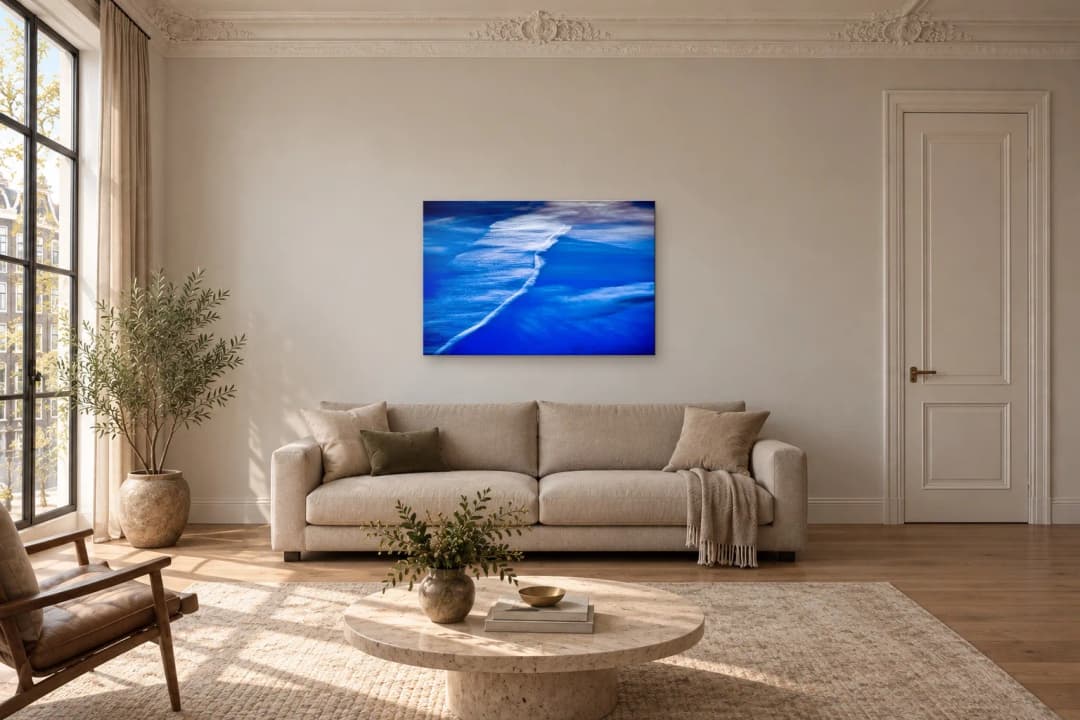 Silent Current on a living room wall at 120 × 80 cm, to scale